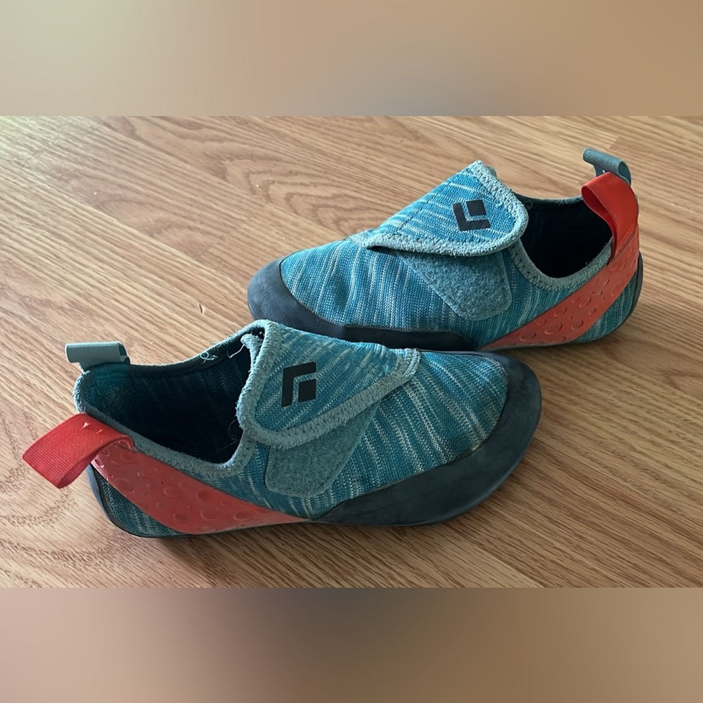 Black Diamond kids rock climbing shoe